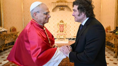 El nuevo nuncio de la Santa Sede arribó al país para coordinar la histórica llegada de León XIV