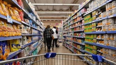El mercado proyectó una inflación del 2% para julio y recortó el precio estimado del dólar para el cierre del año