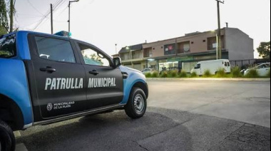 Choque entre dos autos en San Carlos: un hombre fue trasladado en ambulancia