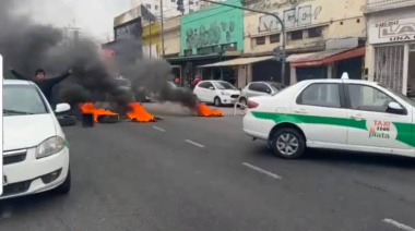 cortan puntos clave del centro de La Plata en rechazo a las aplicaciones de transporte