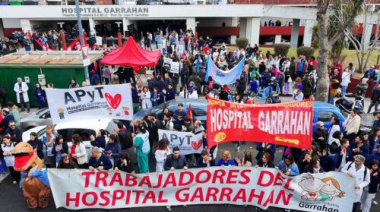 Tensión en la salud pública: trabajadores del Garrahan denuncian un "plan xenófobo" y arancelamiento encubierto