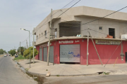 Una cajera fue baleada en un robo a un supermercado de La Plata