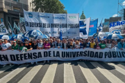 Docentes y nodocentes de la UBA inician paro y jornadas de protesta por recomposición salarial