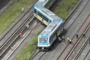 El Tren Sarmiento descarriló en Liniers: 20 heridos y peritajes para determinar las causas