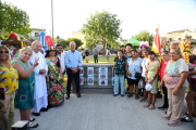 Alak reinauguró la plaza Nuestra Señora de Copacabana en Tolosa, con homenaje a la comunidad boliviana