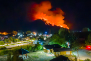 El incendio de Puerto Patriada avanzó hasta Epuyén y cubre de humo a toda la Comarca Andina