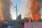 Incendio y explosiones en un depósito de garrafas en Merlo: hay heridos y vecinos evacuados