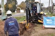 Los Hornos: Aguas Bonaerenses avanza con una importante obra para la mejora del servicio de agua