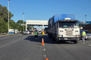 Camiones y micros deberán respetar el carril derecho obligatorio