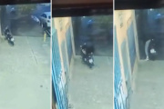 Robaron una moto frente a un supermercado de La Plata y todo quedó filmado