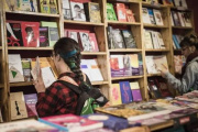 Alarma en el sector editorial: librerías platenses se declaran en emergencia ante el posible desarme de la Ley del Libro