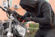 La ola de robos de motos golpea con fuerza a los barrios periféricos de La Plata