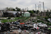 El relato del superávit de Alak choca contra el abandono de los barrios en La Plata