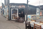 Robaron una parrilla de La Plata y el local no pudo abrir por el faltante de mercadería