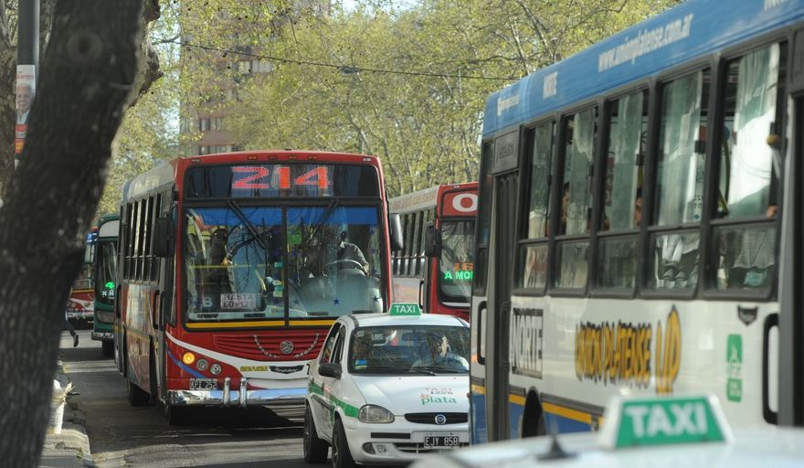 La Plata: se levantó el paro y los micros transitarán normalmente - Info360