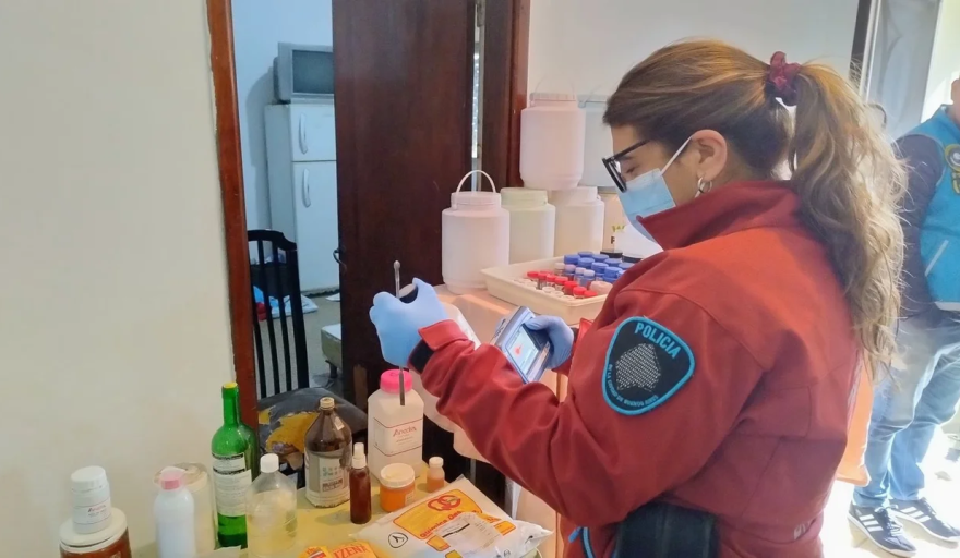 Desbarataron un laboratorio clandestino que producía éxtasis en Sarandí