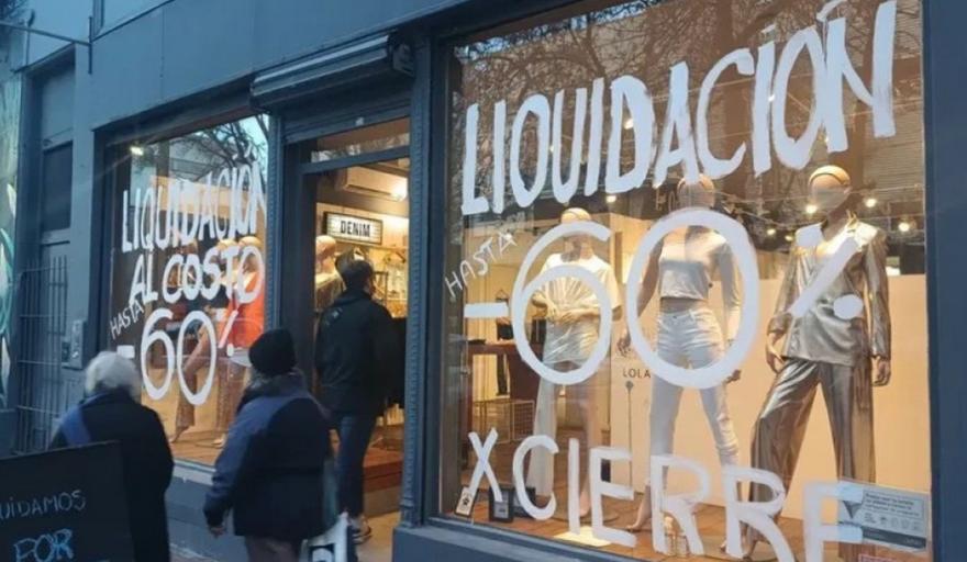La Plata: comerciantes salen a la calle para reclamar por la crisis del sector