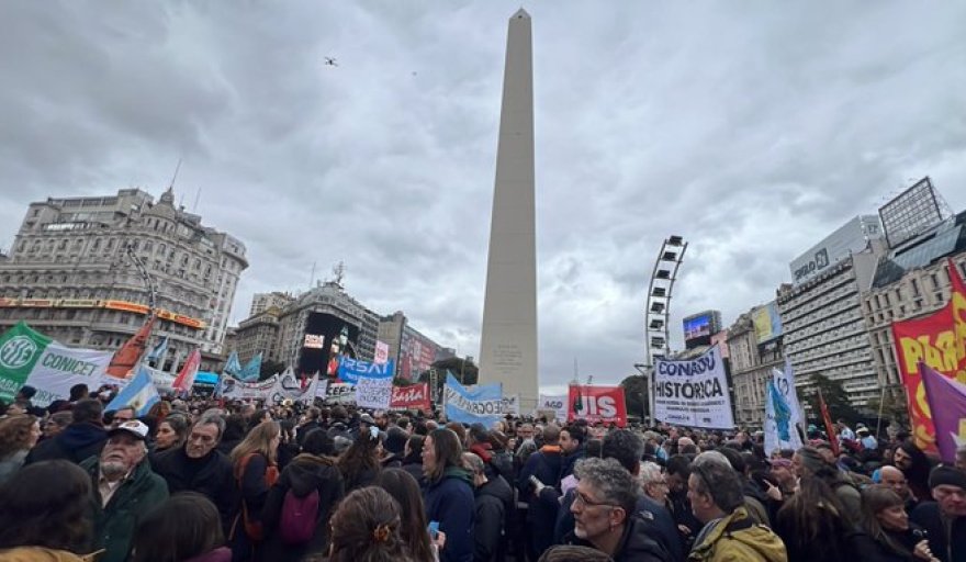 El Obelisco fue el epicentro del reclamo: Científicos y docentes universitarios coparon las calles contra el ajuste